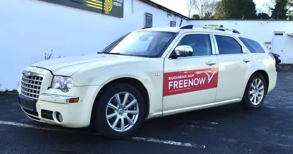 Chrysler 300C *TAXI-PAKET*LEDER*NAVI*AUTOMATIK*ALUFELGEN* 10/2010-photo-1