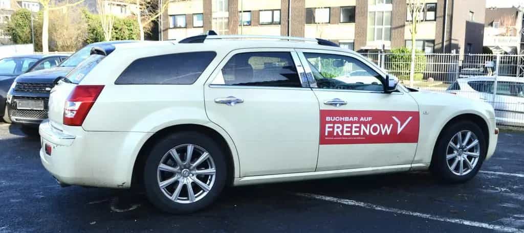 Chrysler 300C *TAXI-PAKET*LEDER*NAVI*AUTOMATIK*ALUFELGEN* 10/2010-photo-5
