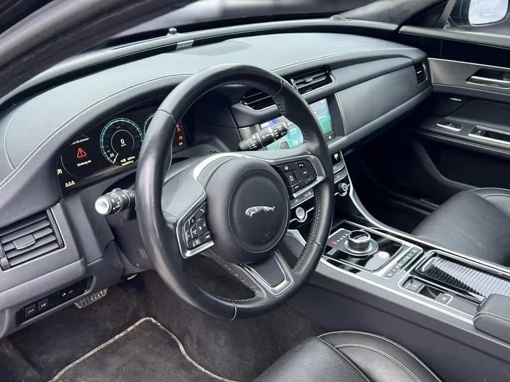 Jaguar XF 20d AWD Sportbrake Chequered Flag 06/2020-photo-10