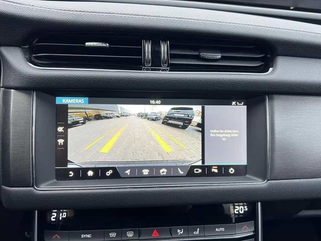 Jaguar XF 20d AWD Sportbrake Chequered Flag 06/2020-photo-13
