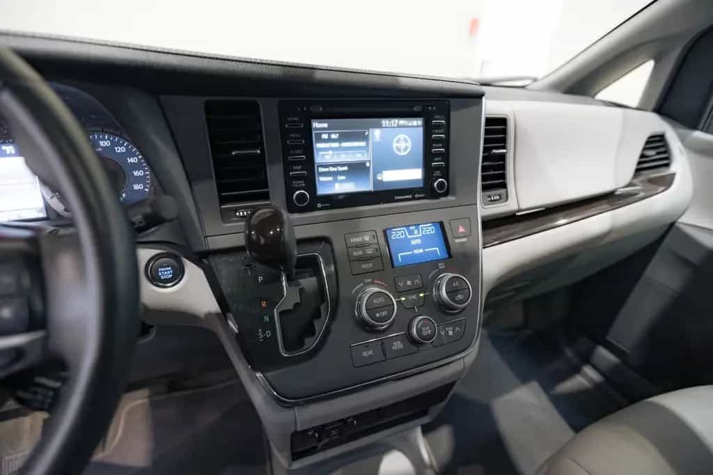 Toyota Sienna 3.5 V6 LIMITED 8 Sitze Leder RKam SpurH 08/2019-photo-10