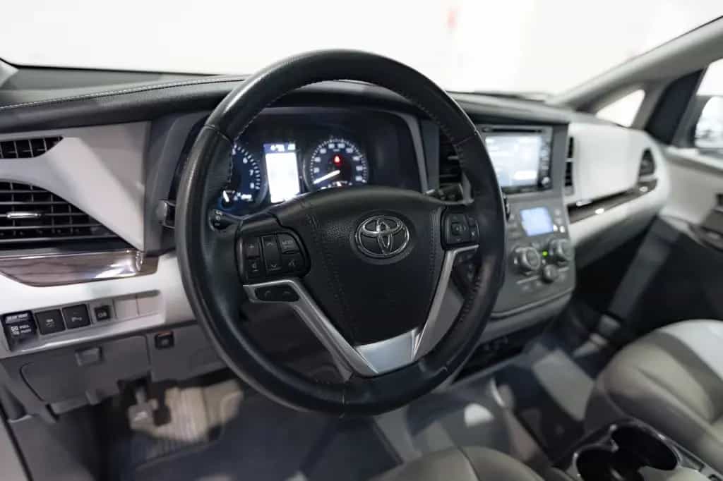 Toyota Sienna 3.5 V6 LIMITED 8 Sitze Leder RKam SpurH 08/2019-photo-8