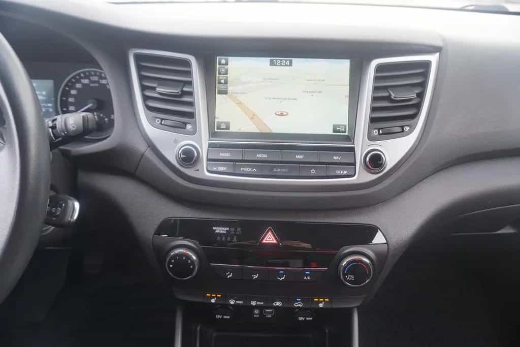 Hyundai TUCSON 1.6 blue Classic Navi Sitzheizung Kamera 06/2018-photo-11