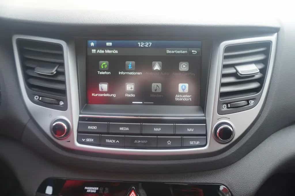 Hyundai TUCSON 1.6 blue Classic Navi Sitzheizung Kamera 06/2018-photo-16