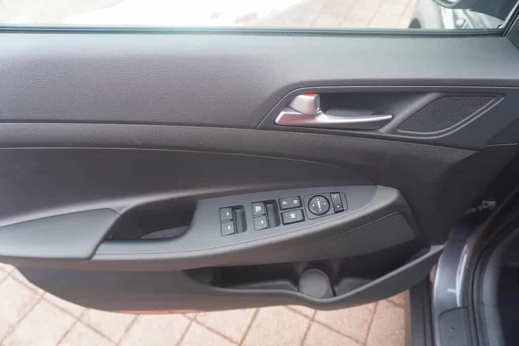 Hyundai TUCSON 1.6 blue Classic Navi Sitzheizung Kamera 06/2018-photo-17