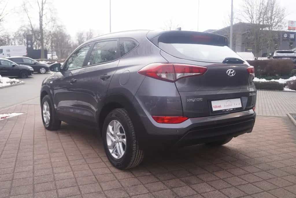 Hyundai TUCSON 1.6 blue Classic Navi Sitzheizung Kamera 06/2018-photo-2