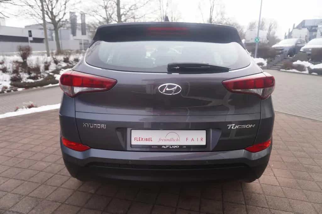 Hyundai TUCSON 1.6 blue Classic Navi Sitzheizung Kamera 06/2018-photo-3