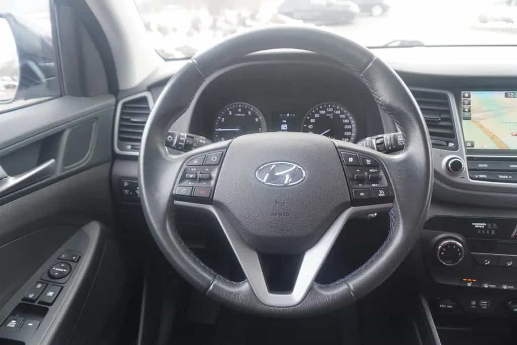Hyundai TUCSON 1.6 blue Classic Navi Sitzheizung Kamera 06/2018-photo-8