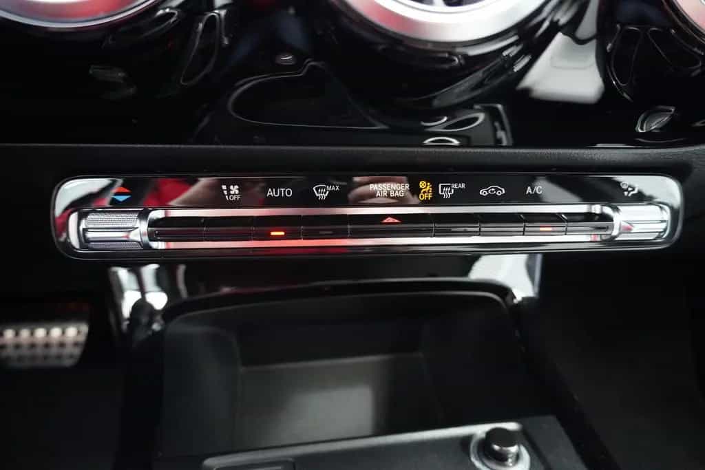 Mercedes-Benz A-Class AMG Line LED Navi Virtual Cockpit Bluetooth 05/2019-photo-25