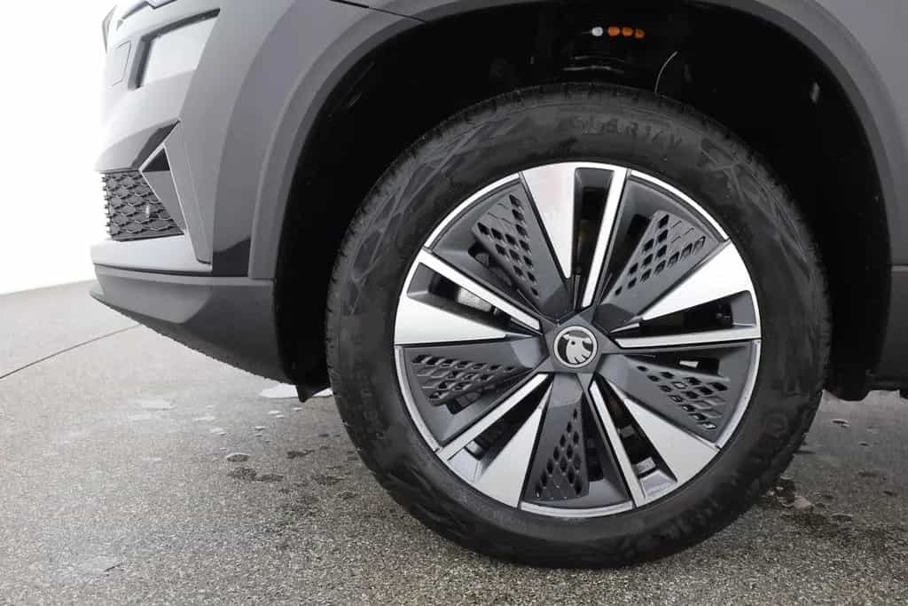 Skoda Karoq 1.5 TSI DSG LED ACC Navi Kamera AHK 01/2026-photo-30