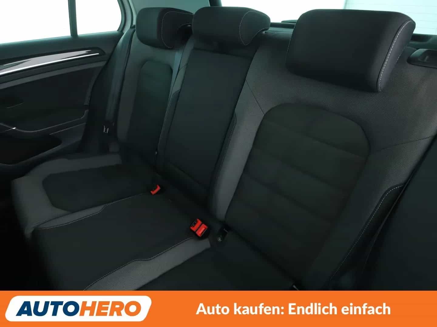 Volkswagen Golf 10/2019-photo-13