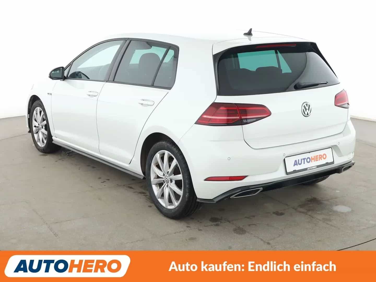 Volkswagen Golf 10/2019-photo-3