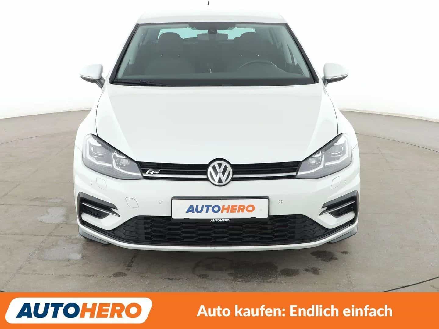 Volkswagen Golf 10/2019-photo-8