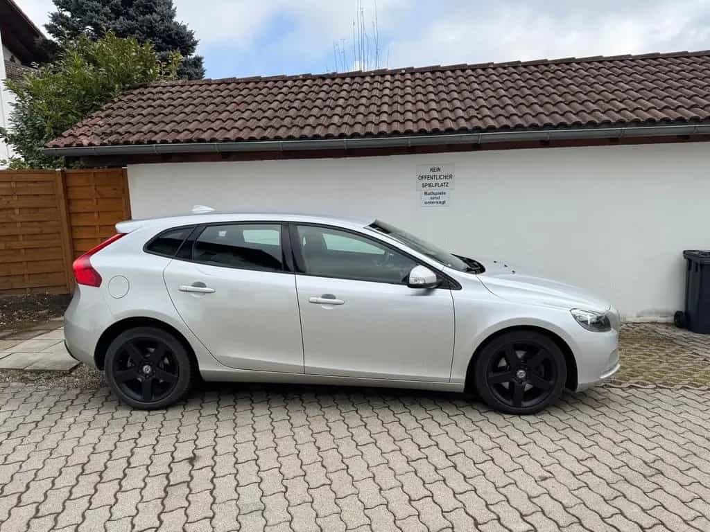 Volvo V40 T2 09/2016-photo-0