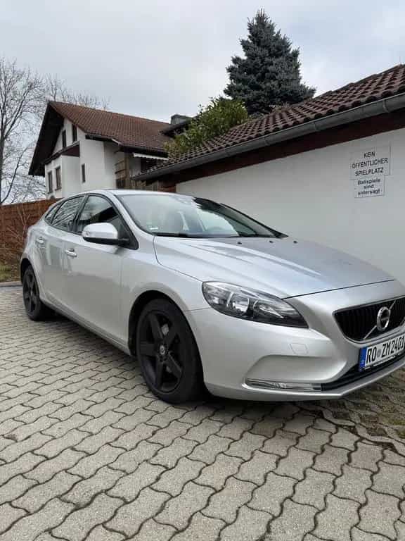 Volvo V40 T2 09/2016-photo-1