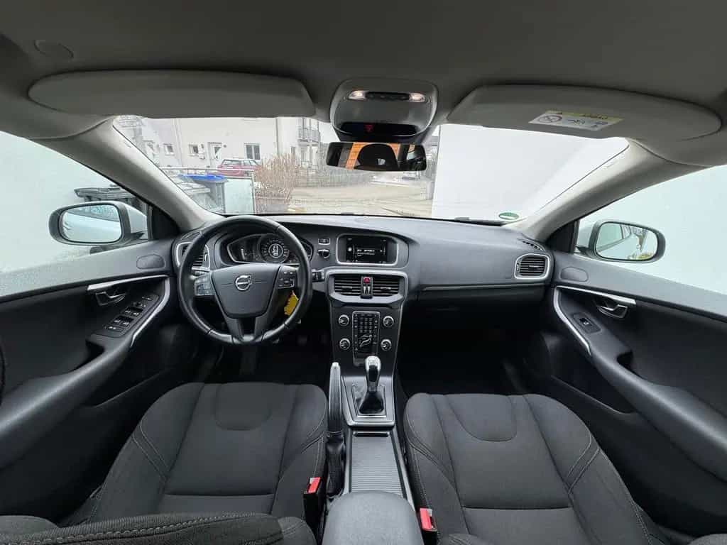 Volvo V40 T2 09/2016-photo-6