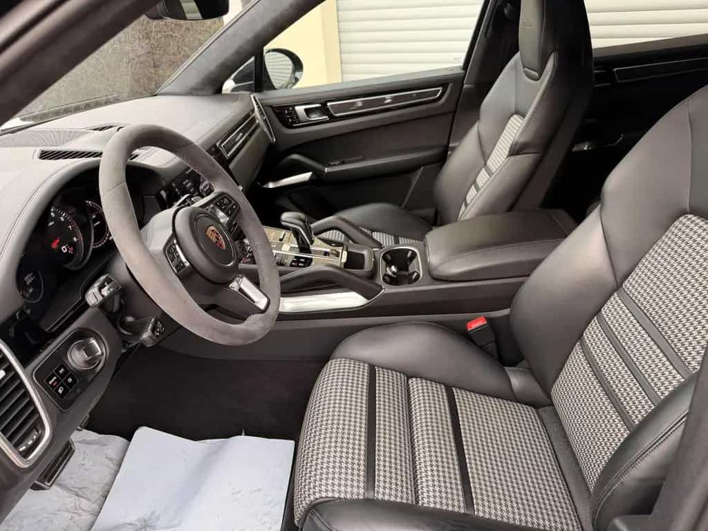 Porsche Cayenne 01/2020-photo-15