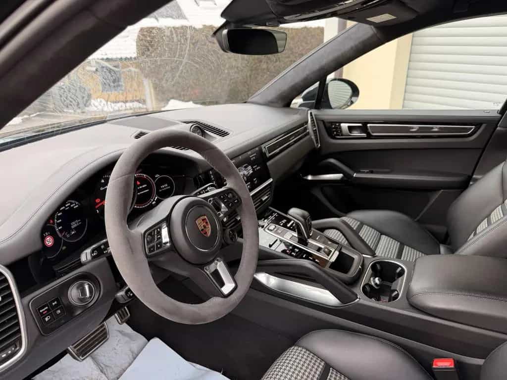 Porsche Cayenne 01/2020-photo-17