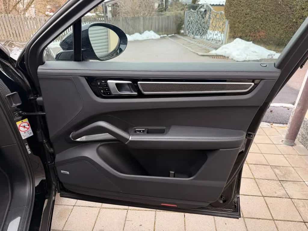 Porsche Cayenne 01/2020-photo-23