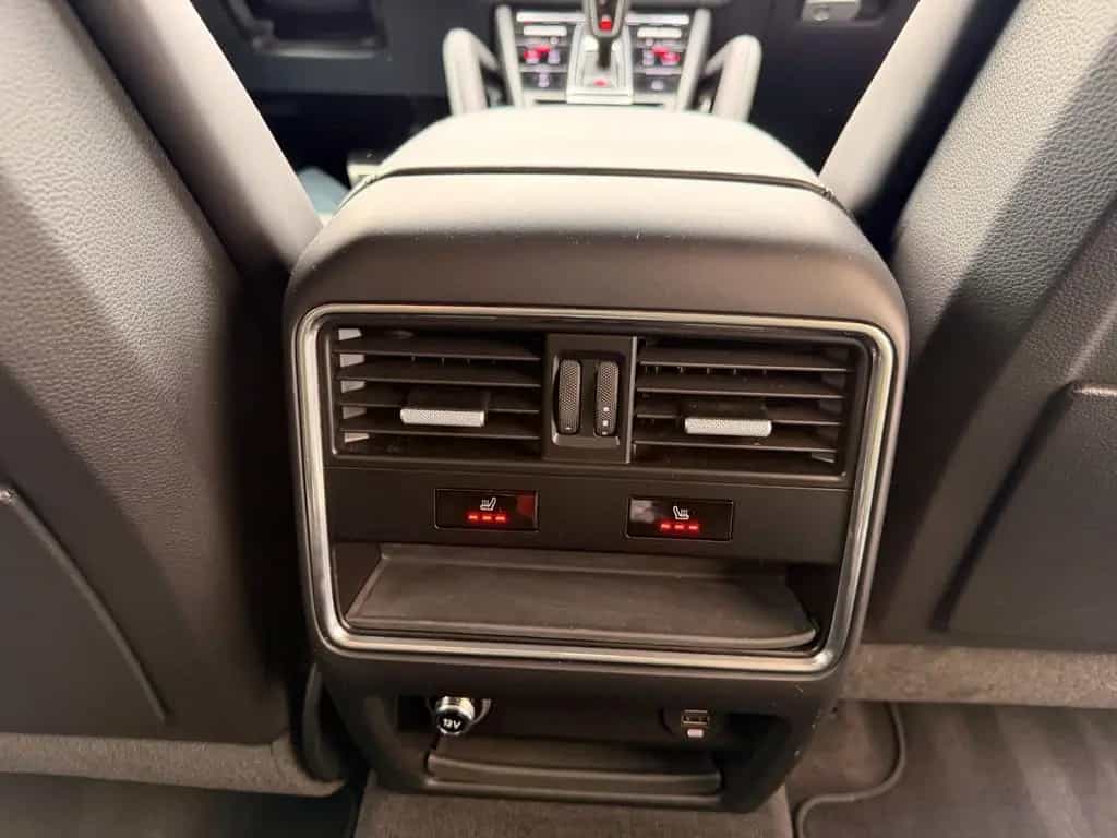 Porsche Cayenne 01/2020-photo-24