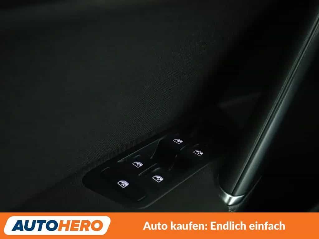 Volkswagen Golf VII 1.0 TSI Comfortline BM*NAVI*ACC*PDC* 06/2017-photo-31