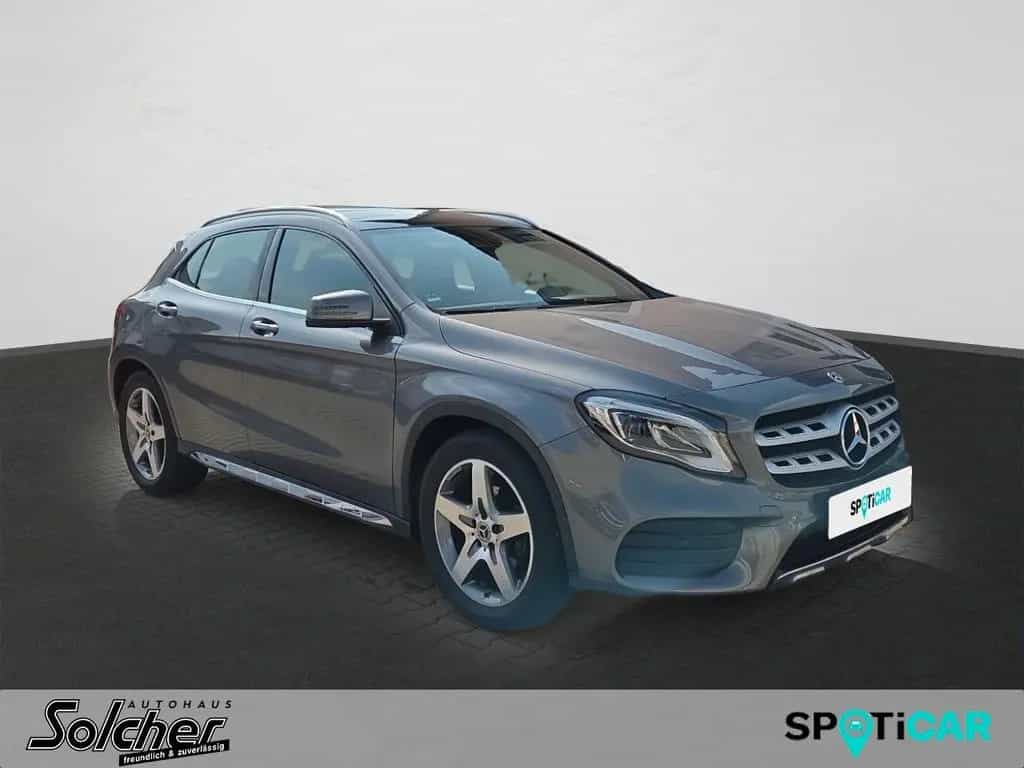 Mercedes-Benz GLA 200 AMG Line*Automatik*Navi*Panoramadach* 04/2019-photo-2