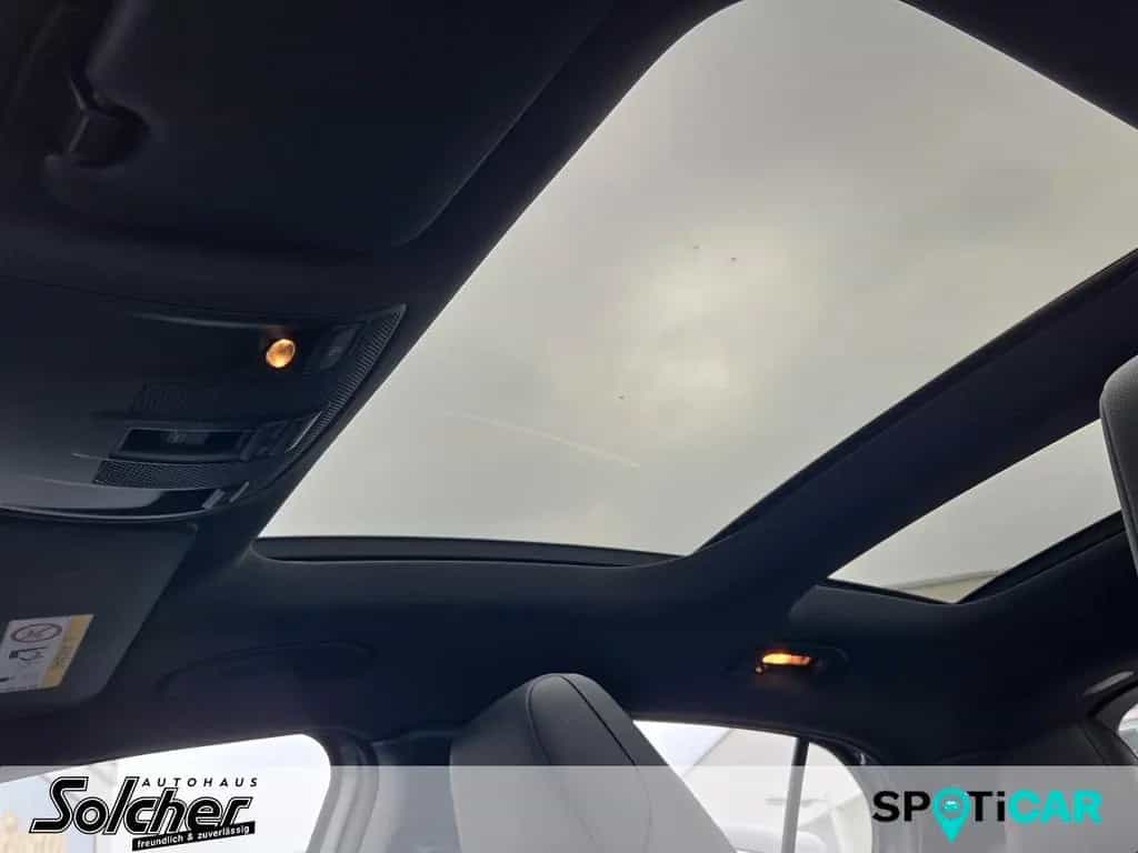 Mercedes-Benz GLA 200 AMG Line*Automatik*Navi*Panoramadach* 04/2019-photo-27