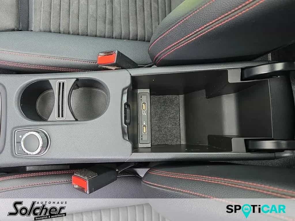 Mercedes-Benz GLA 200 AMG Line*Automatik*Navi*Panoramadach* 04/2019-photo-28