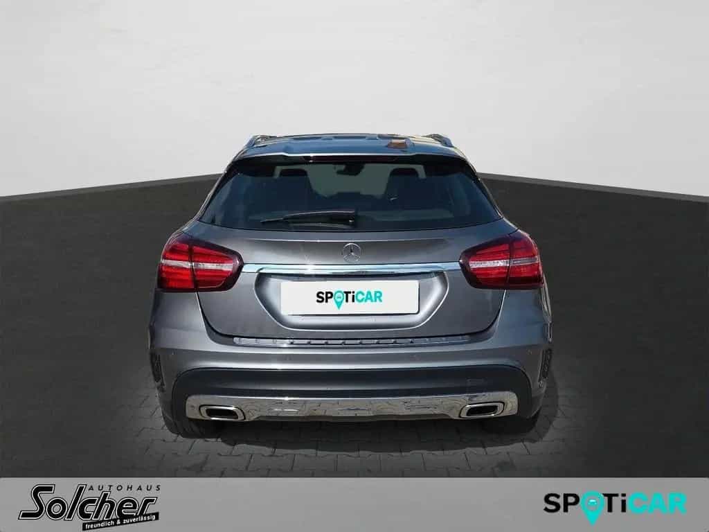 Mercedes-Benz GLA 200 AMG Line*Automatik*Navi*Panoramadach* 04/2019-photo-4