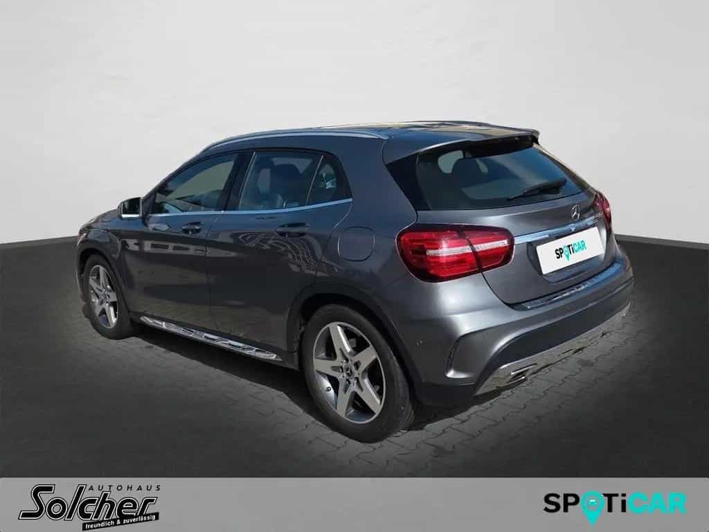 Mercedes-Benz GLA 200 AMG Line*Automatik*Navi*Panoramadach* 04/2019-photo-6