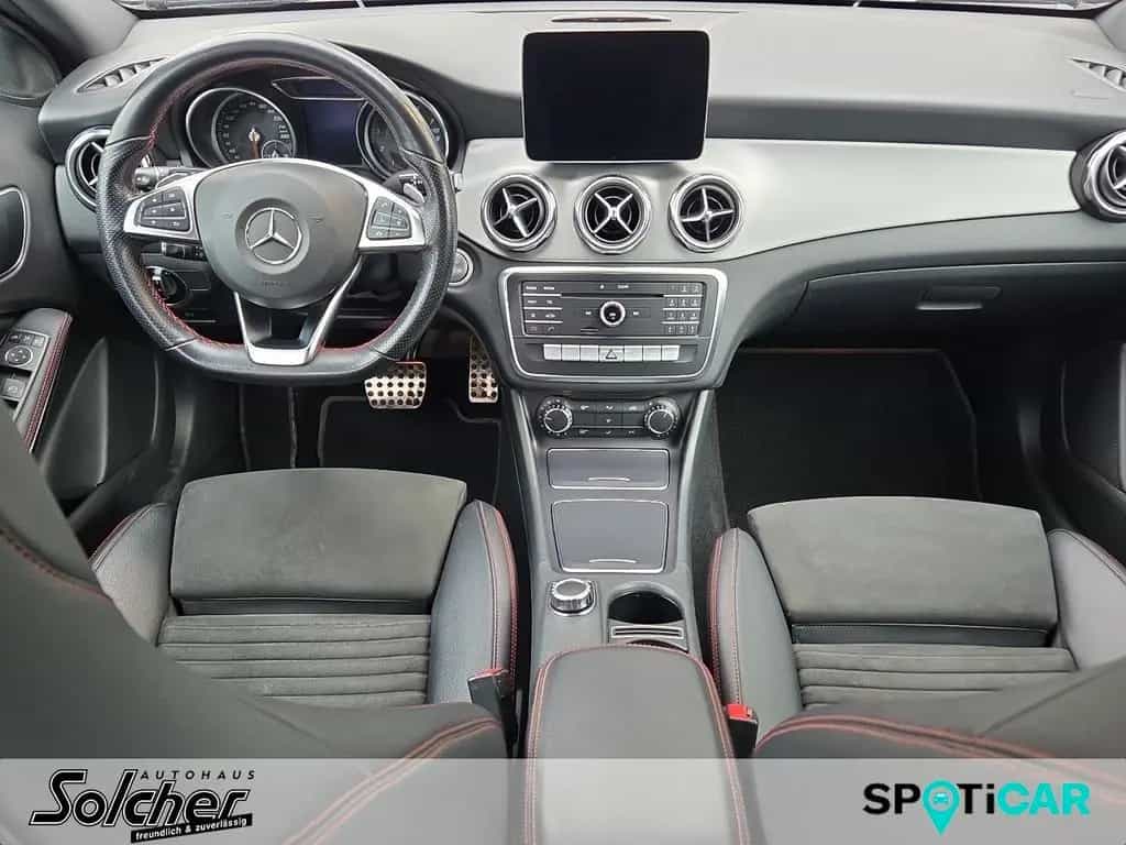 Mercedes-Benz GLA 200 AMG Line*Automatik*Navi*Panoramadach* 04/2019-photo-8