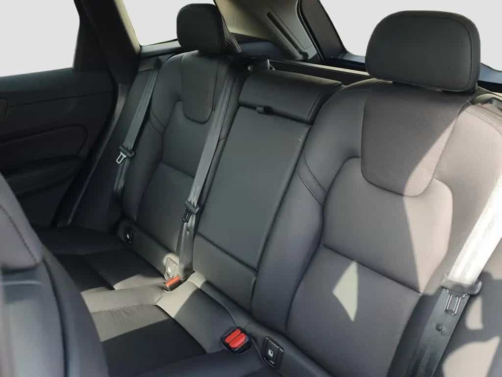 Volvo XC60 B4 Plus Dark AWD 01/2024-photo-12