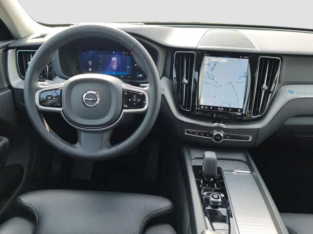 Volvo XC60 B4 Plus Dark AWD 01/2024-photo-5
