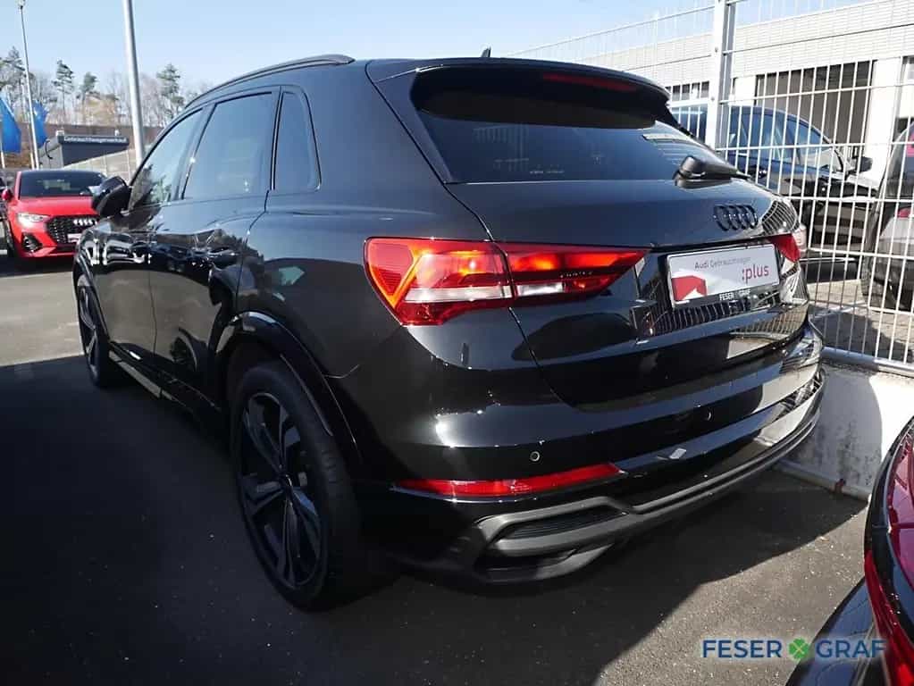 Audi Q3 35 TFSI S tronic S Line Int Pano,AHK,SONOS 02/2023-photo-2