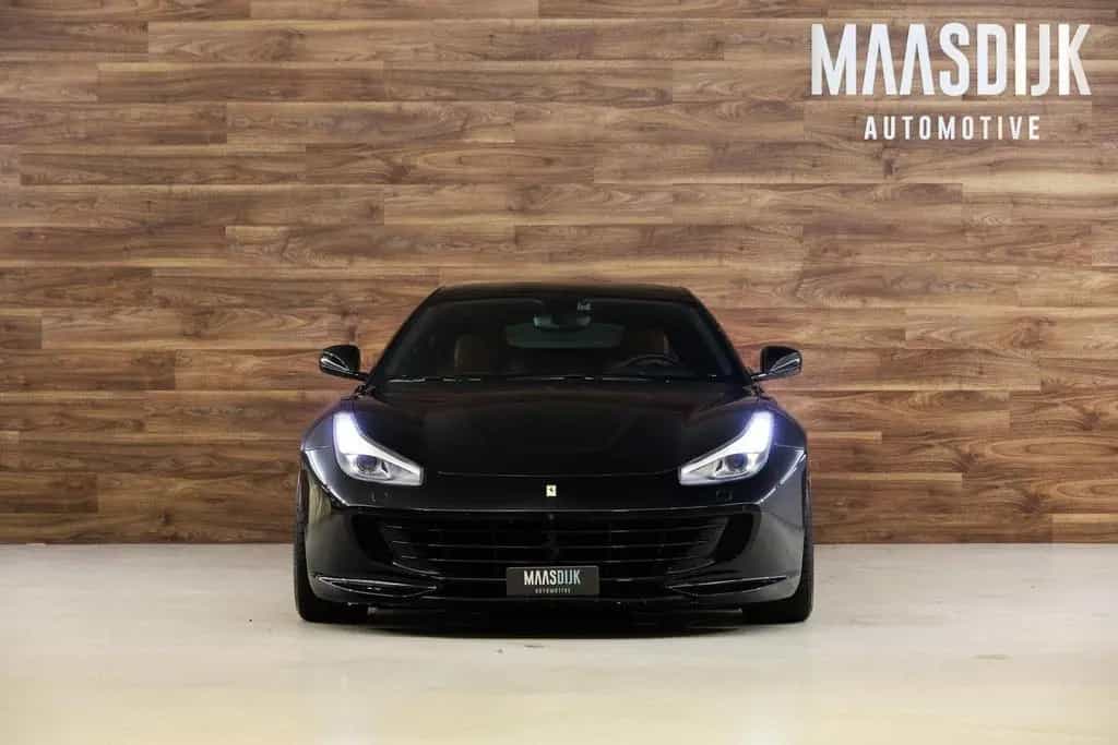 Ferrari GTC4Lusso V12 HELE|Novitec|Pass Display|Pano|JBL 01/2017-photo-1
