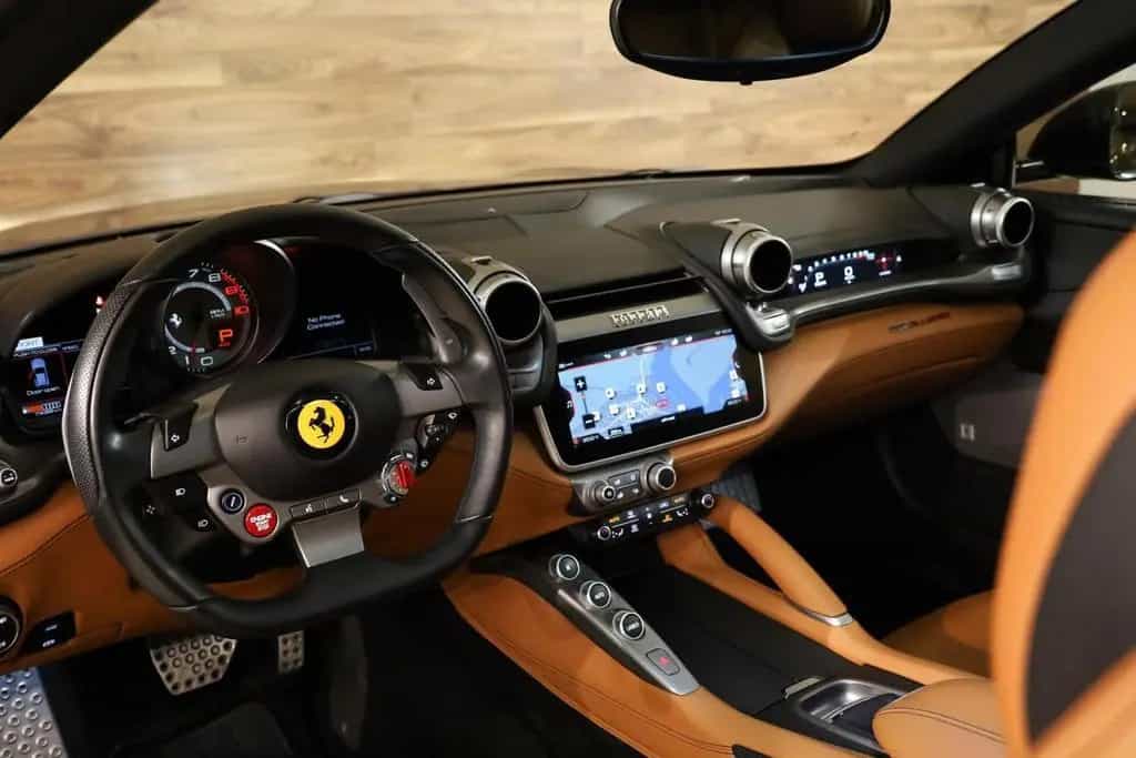 Ferrari GTC4Lusso V12 HELE|Novitec|Pass Display|Pano|JBL 01/2017-photo-2