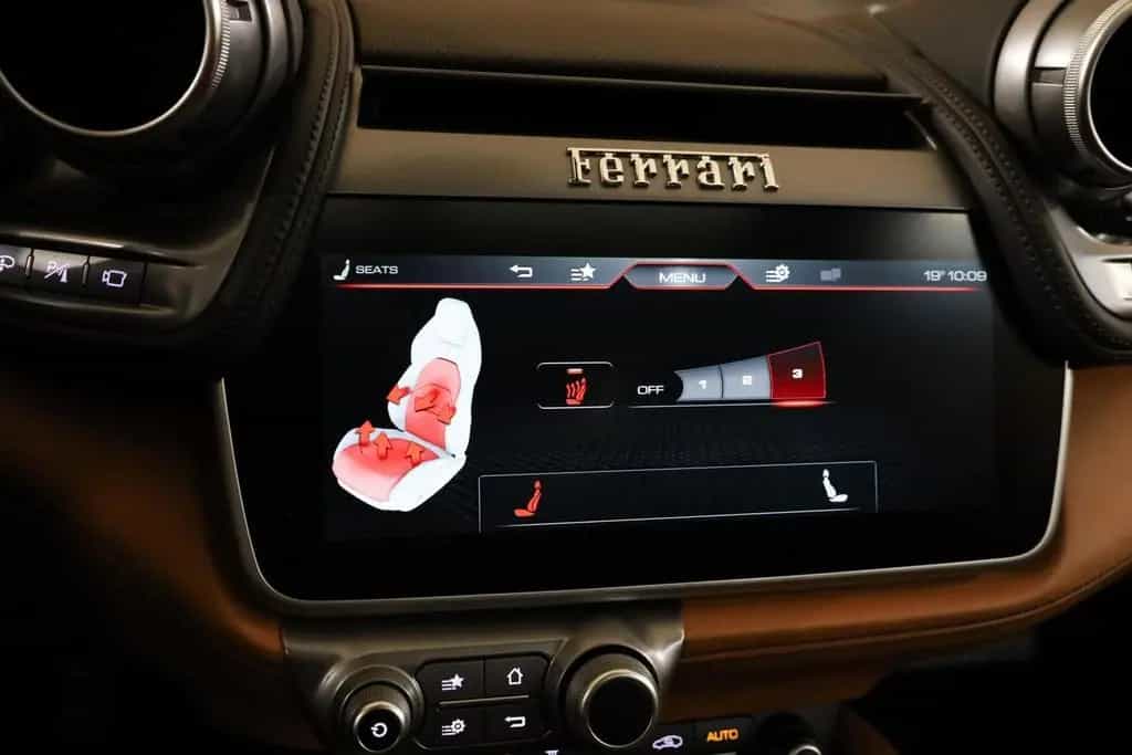 Ferrari GTC4Lusso V12 HELE|Novitec|Pass Display|Pano|JBL 01/2017-photo-20