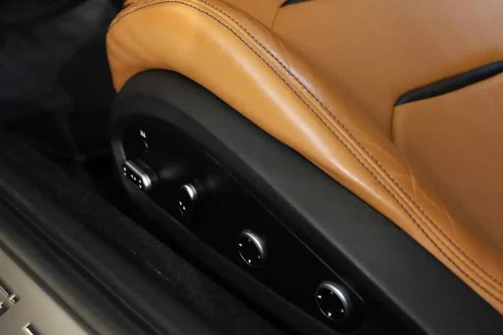 Ferrari GTC4Lusso V12 HELE|Novitec|Pass Display|Pano|JBL 01/2017-photo-23