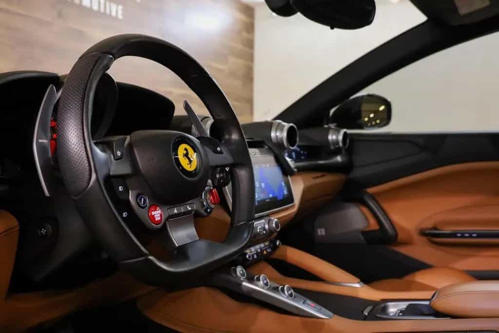 Ferrari GTC4Lusso V12 HELE|Novitec|Pass Display|Pano|JBL 01/2017-photo-25