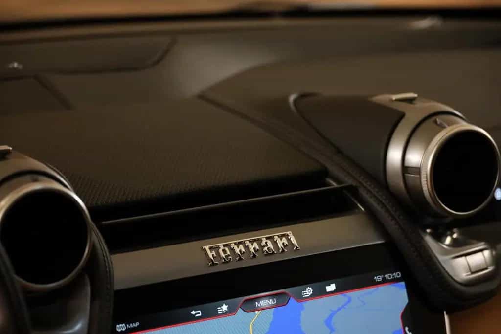 Ferrari GTC4Lusso V12 HELE|Novitec|Pass Display|Pano|JBL 01/2017-photo-26