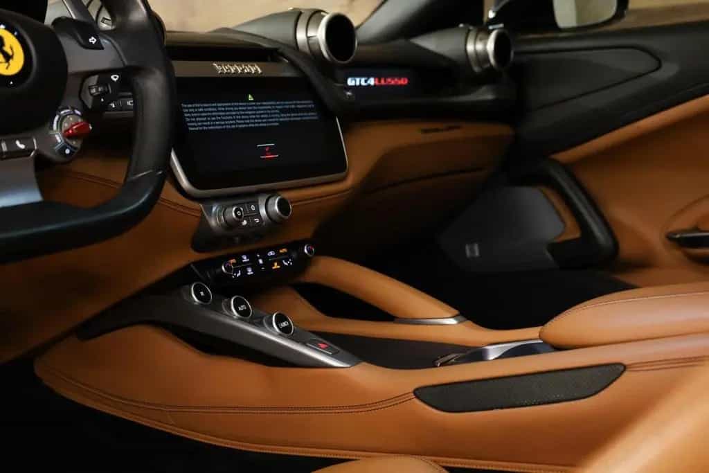 Ferrari GTC4Lusso V12 HELE|Novitec|Pass Display|Pano|JBL 01/2017-photo-34