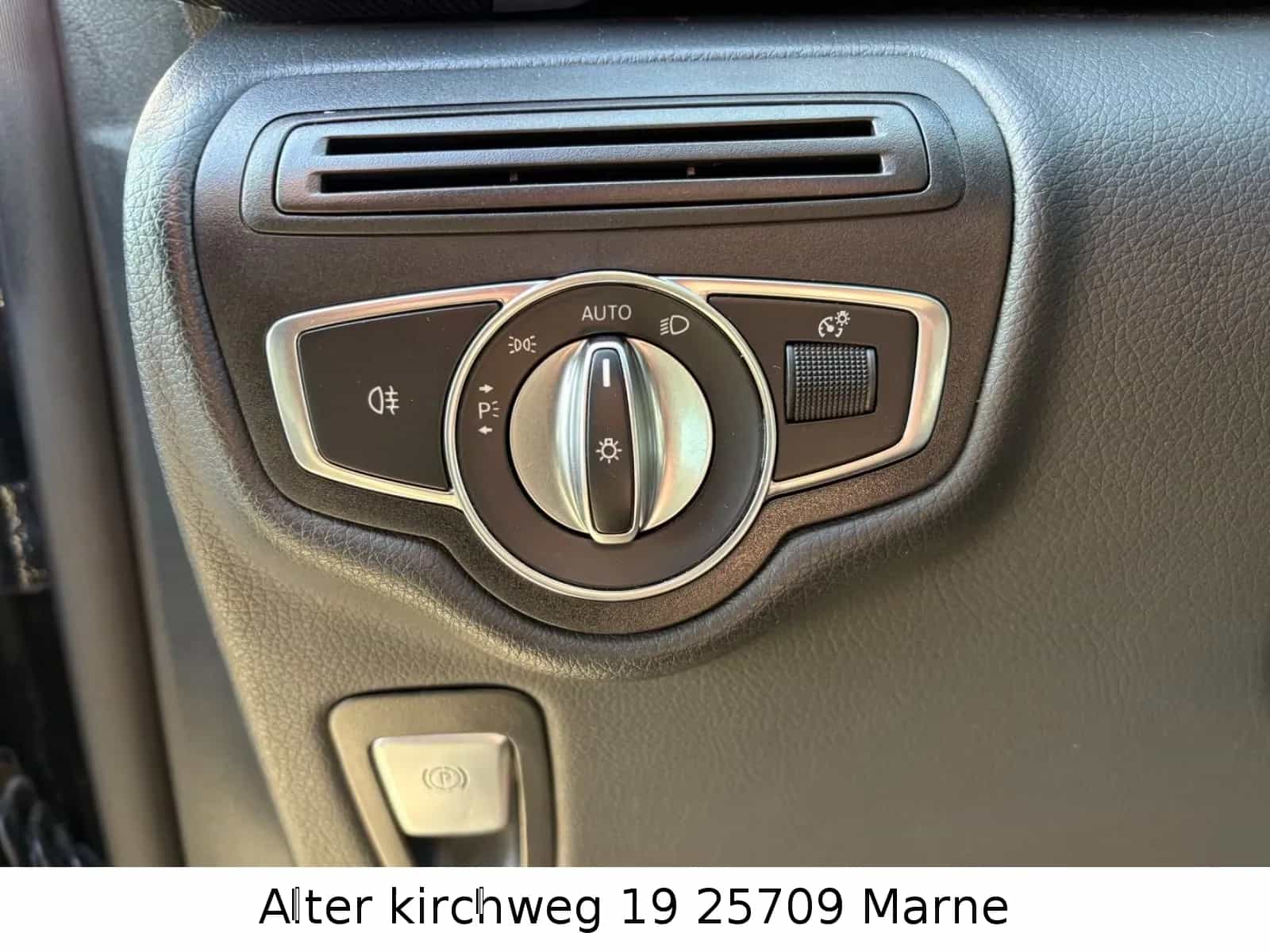 Mercedes-Benz V-Class 220 08/2021-photo-16
