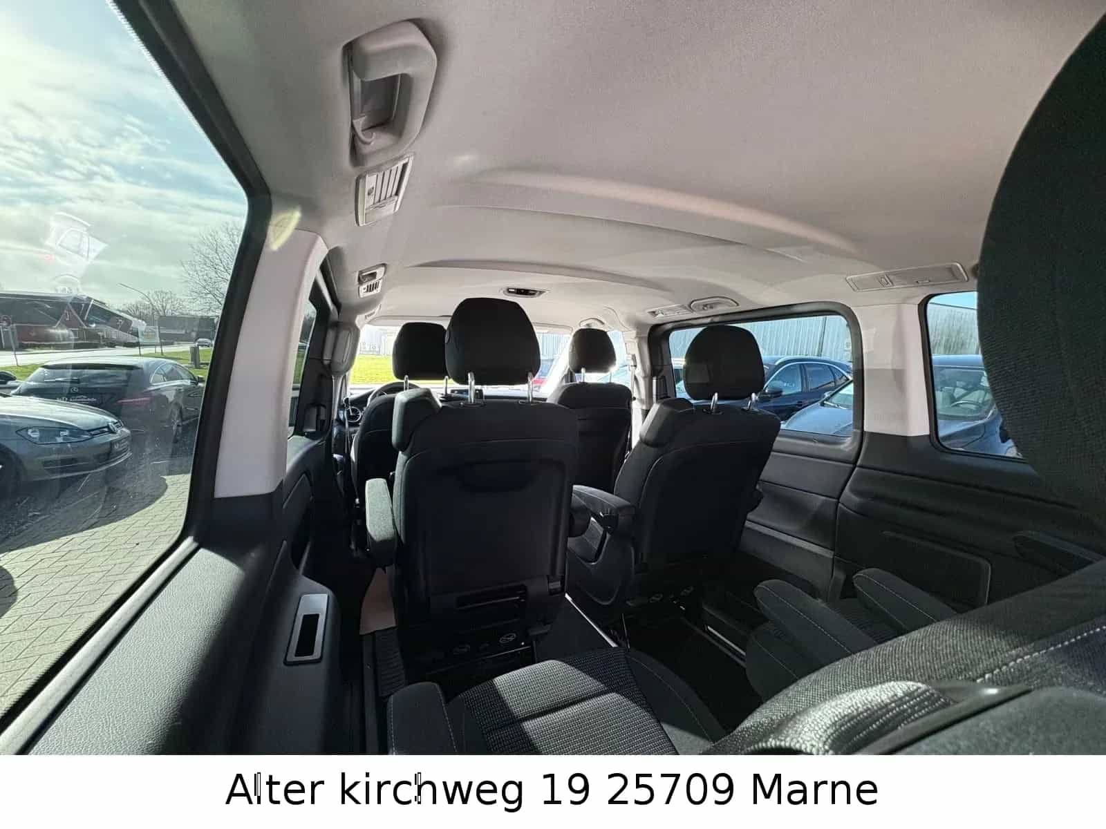 Mercedes-Benz V-Class 220 08/2021-photo-32