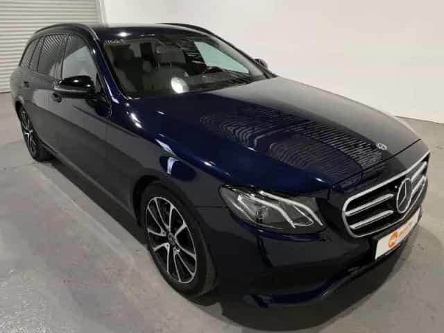 Mercedes-Benz E-Class 200 T Automatik Leder LED ACC Navi Widescreen 07/2020-photo-2