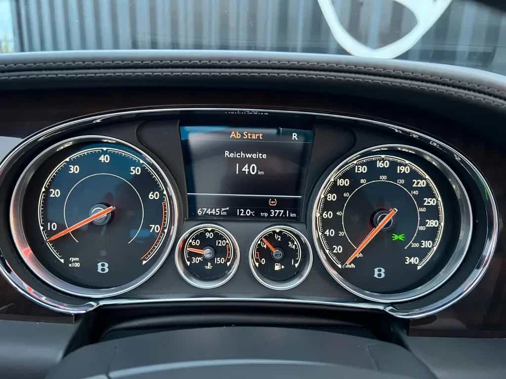Bentley Continental GTC V8 01/2017-photo-21