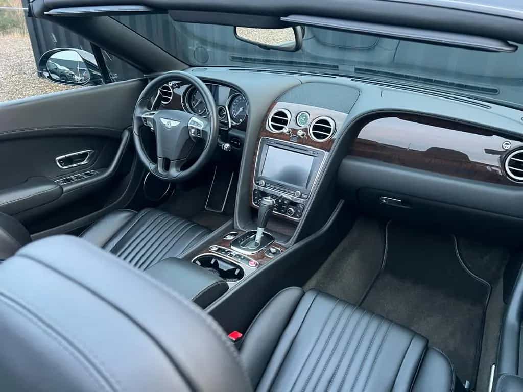 Bentley Continental GTC V8 01/2017-photo-32
