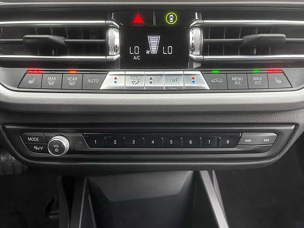 BMW 118 i AUT Advantage LED NAVI LiveCockpit KAMERA 10/2021-photo-26