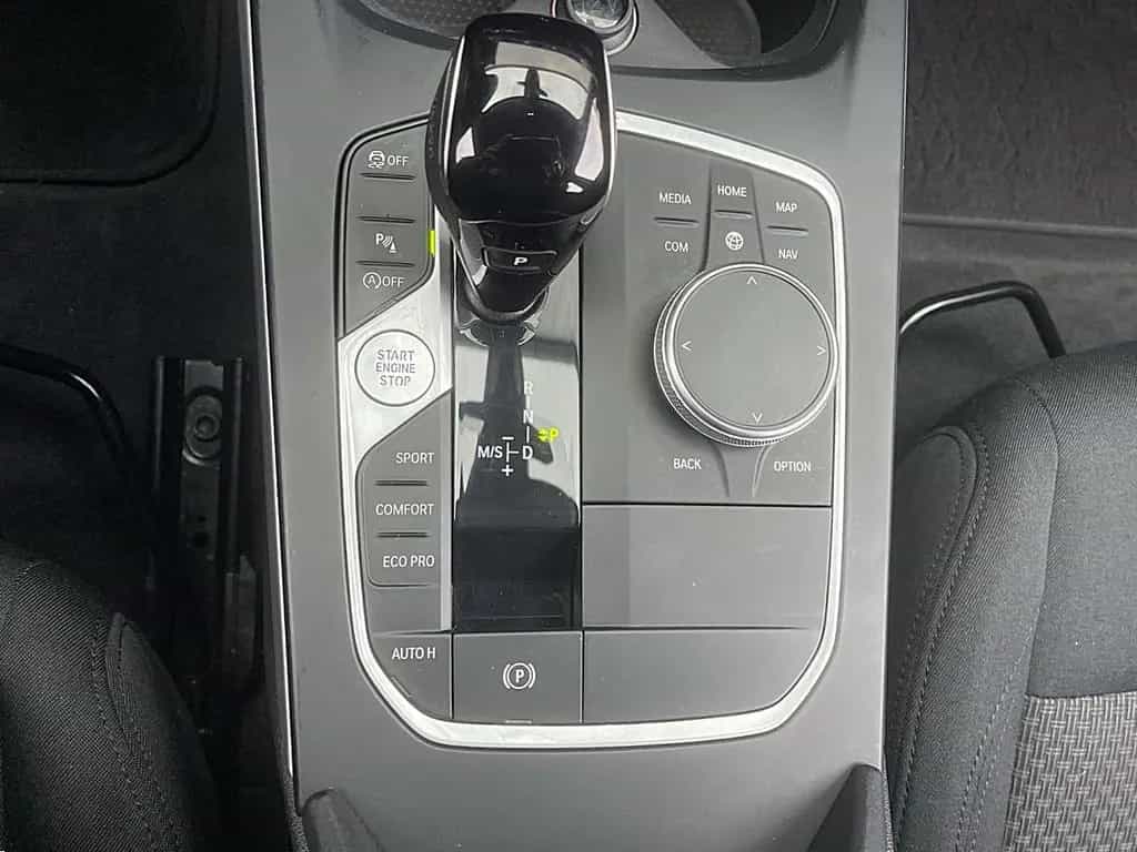 BMW 118 i AUT Advantage LED NAVI LiveCockpit KAMERA 10/2021-photo-28