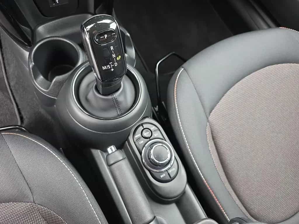 MINI Cooper Hatch DAB LED Tempomat Klimaaut. PDC 11/2022-photo-13