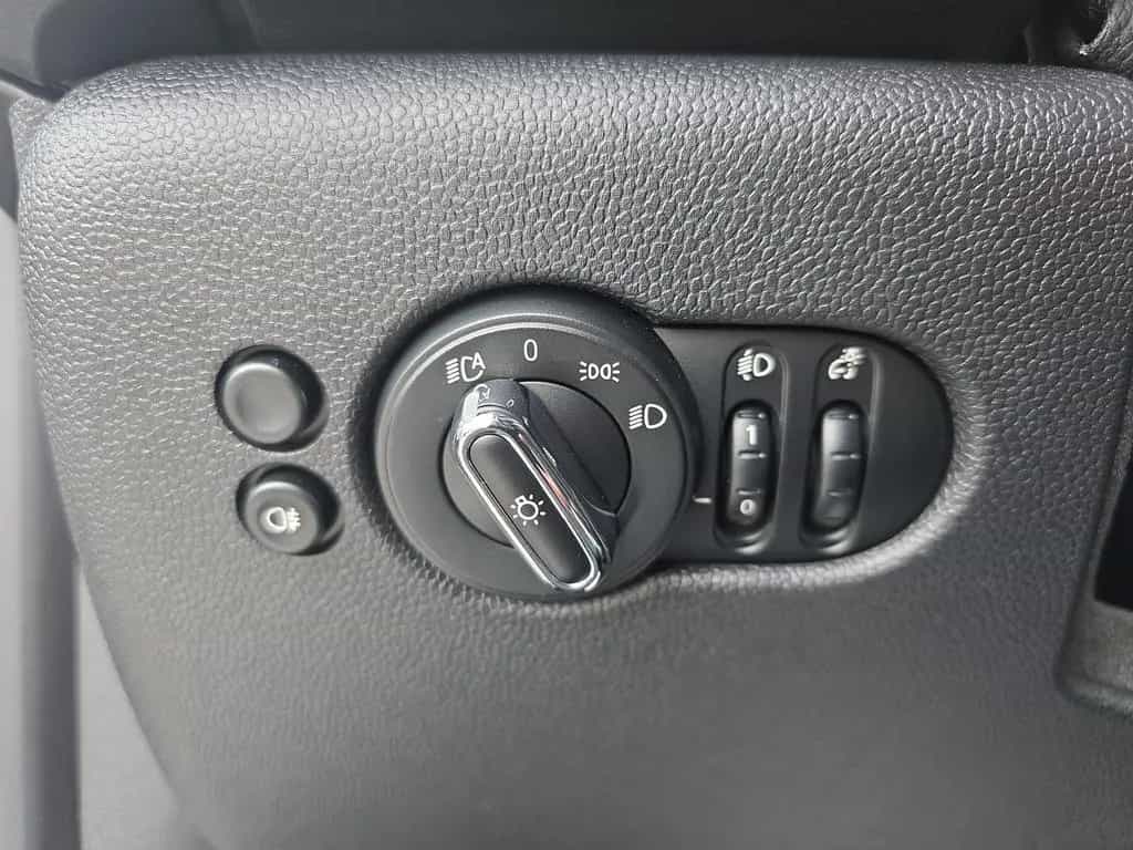 MINI Cooper Hatch DAB LED Tempomat Klimaaut. PDC 11/2022-photo-23